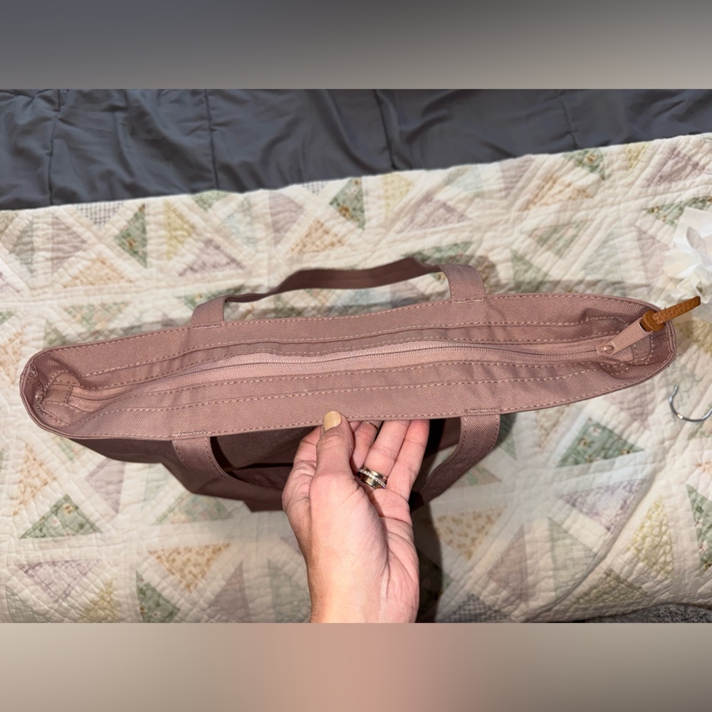Herschel Supply Company Tan Tote Bag - Picture 15 of 15